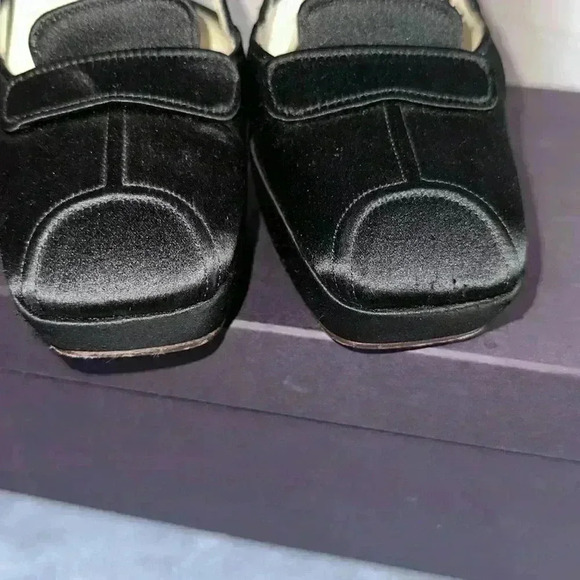 Selling Preloved authentic Prada Heels - Picture 7 of 8